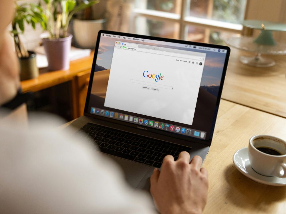 Blog otimizado para SEO gerando tráfego orgânico e oportunidades de monetização