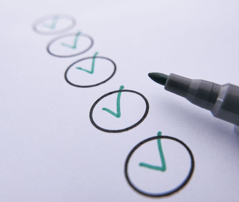 Planejamento de calendário editorial com temas datas e estratégia de conteúdo