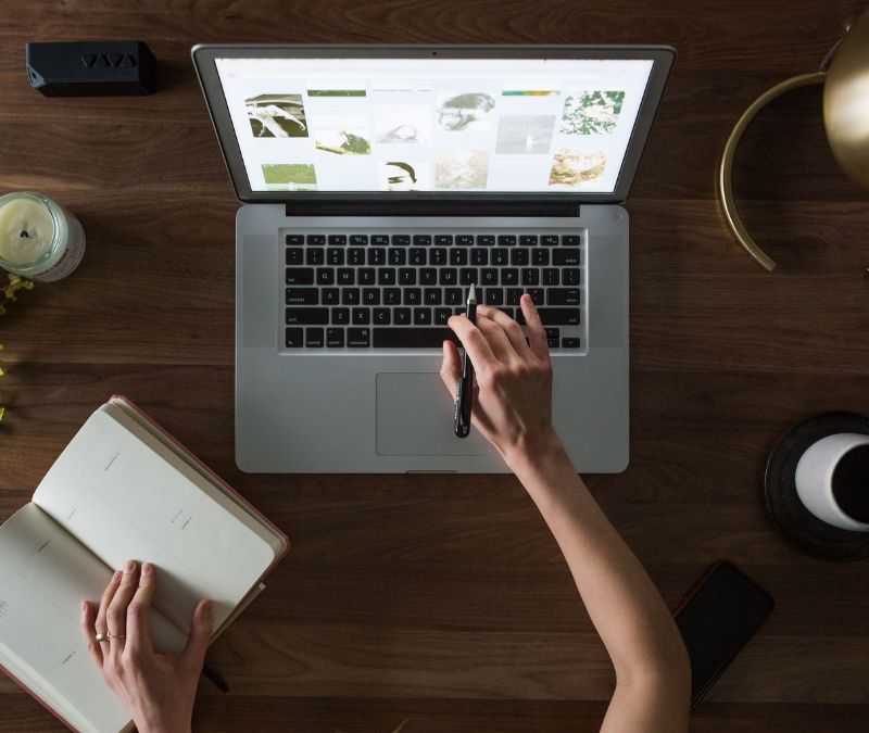 Estratégia de conteúdo para blogs utilizando conteúdos pilares e clusters temáticos